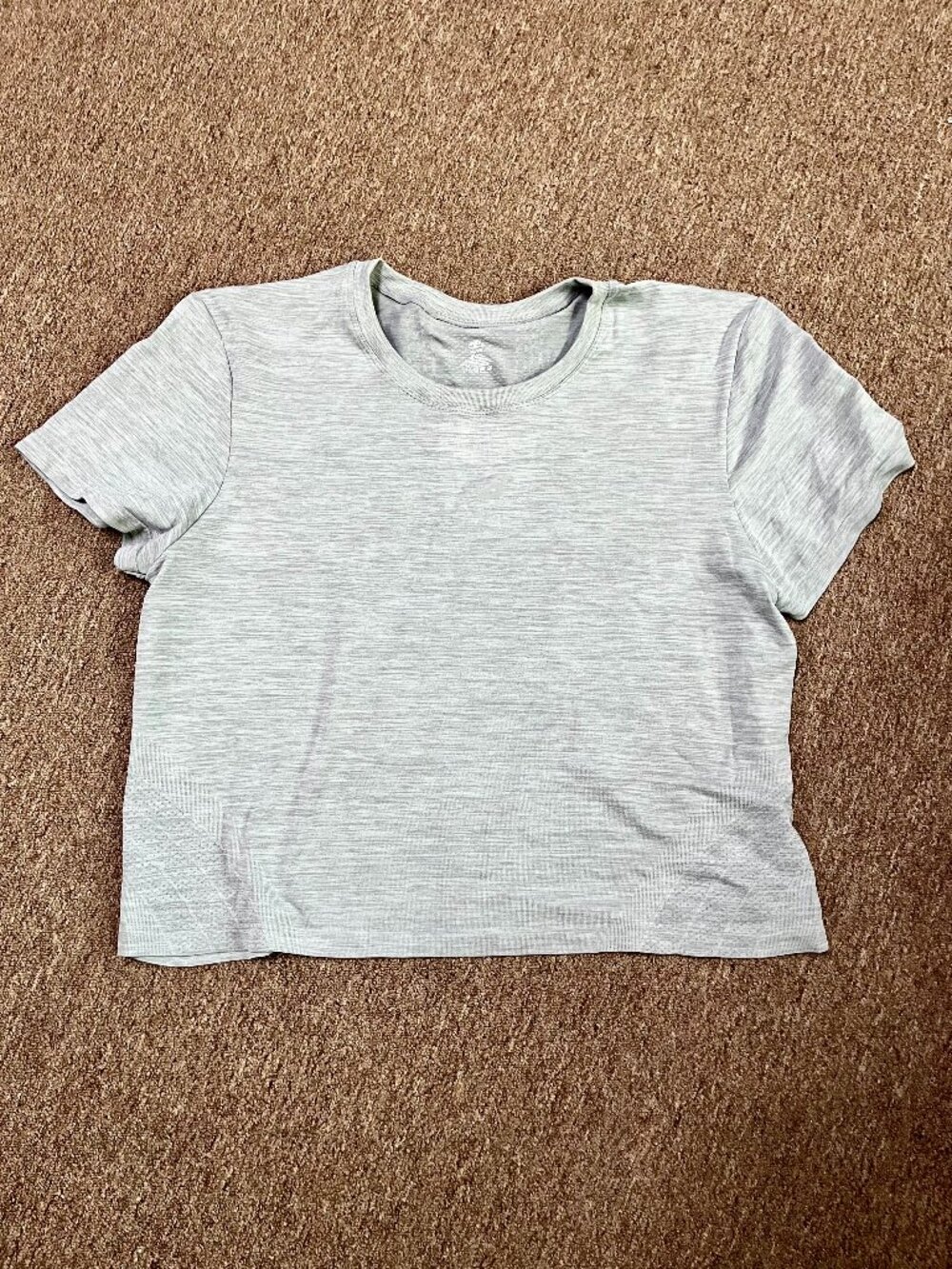 NWOT LADIES SIZE XL NEW BALANCE GRAY SHORT SLEEVE CROPPED SHIRT